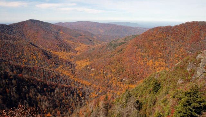 fall weather to spend smoky mountains