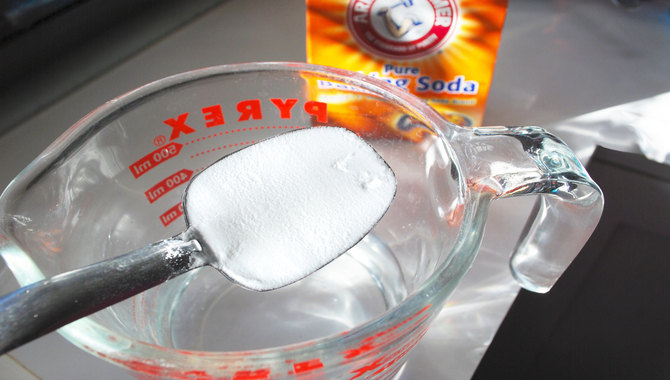 Use Vinegar And Baking Soda To Remove Odors