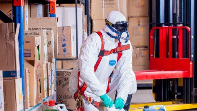 Using Personal Protective Equipment (PPE) When Handling Hazardous Chemicals